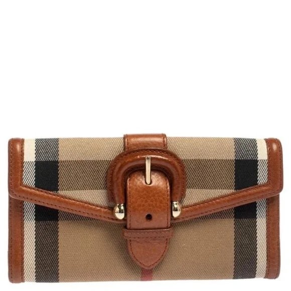 MUST GO / OBO: Burberry Nova Check Buckle Wallet - Picture 3 of 3